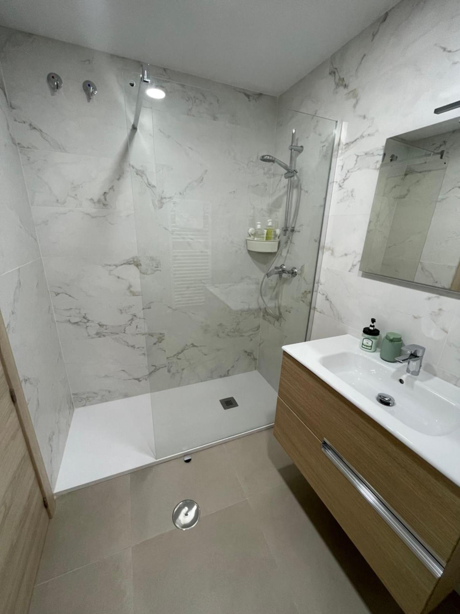 Fantastico Apartamento Trajano Parking Gratuito Granada Exterior photo